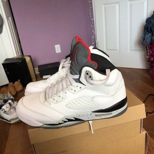 Air Jordan 5 White/University Red🔥